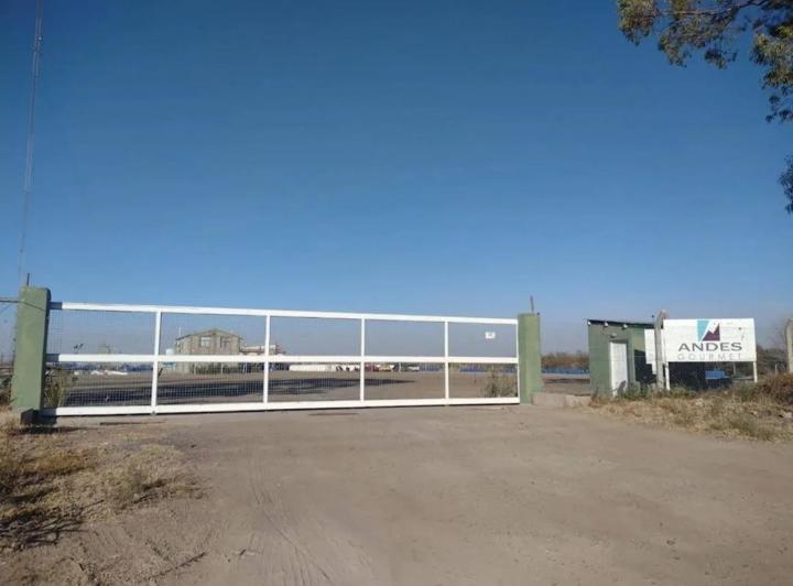 Bodega-Galpón · 1537m² · 5 Ambientes