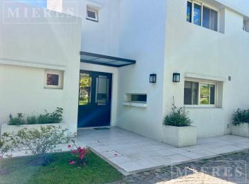 Casa · 250m² · 6 Ambientes · 2 Cocheras · Casa en Alquiler de Verano en Santa María de Tigre - Enero