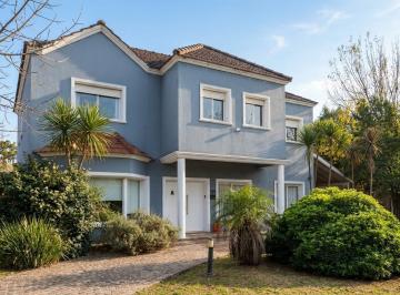 Casa · 225m² · 5 Ambientes · 5 Cocheras · Casa en Venta 6 Ambientes - Galeria Quincho Pileta - Barrio Cerrado Quintas del Sol Ezeiza