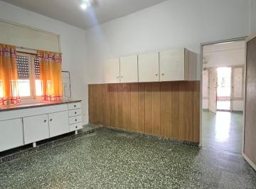 PH · 45m² · 2 Ambientes · 1 Cochera · PH en Alquiler. 2 Amb. Patio y Cochera. Sin Expens