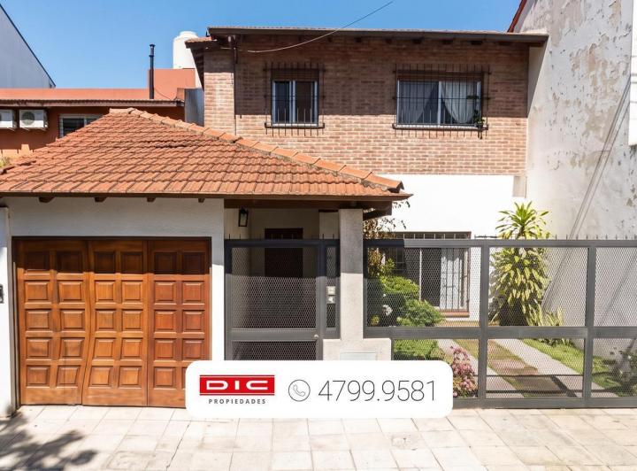Casa · 206m² · 5 Ambientes · 2 Cocheras
