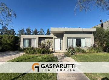 Casa · 186m² · 4 Ambientes · 5 Cocheras · Casa en Venta en San Matías con Pileta