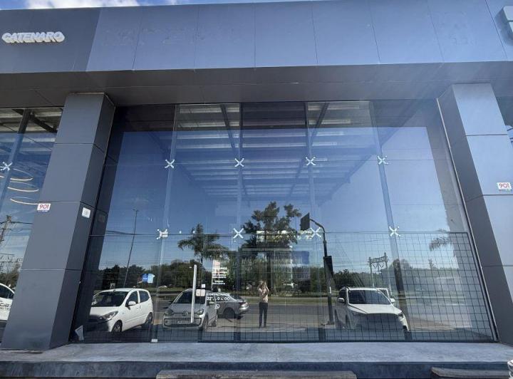 Local comercial · 180m² · 2 Ambientes