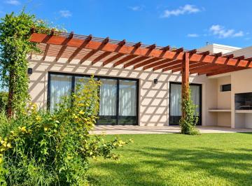 Casa · 158m² · 4 Ambientes · 3 Cocheras · Casa en Cardales Village