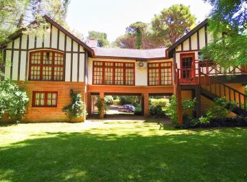 Casa · 4 Dormitorios · Casa en Carilo