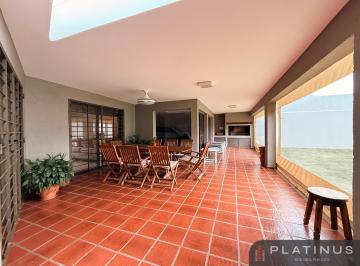 Casa · 297m² · 5 Ambientes · 2 Cocheras · Casa en Venta de 3 Dorm., Imponente Patio y Piscina - Tejas II, Tejas de La Candelaria