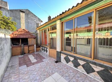 Casa · 75m² · 4 Ambientes · 1 Cochera · Venta Casa 4 Amb Jardín Garage y Patio Lanús Este