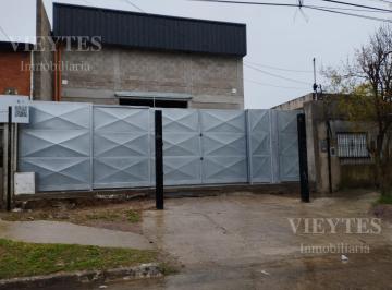 Bodega-Galpón · 250m² · 1 Ambiente · Galpón en Alquiler en Belén de Escobar