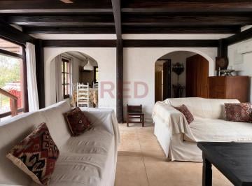 Casa · 175m² · 5 Ambientes · 2 Cocheras · Alquiler Casa 3 Dorm. en Suite - El Chorro - Manantiales