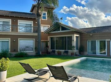 Casa · 288m² · 6 Ambientes · 2 Cocheras · Casa El Paso | 3 Dorm + Pileta + Cochera Doble