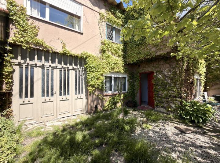 Casa · 150m² · 5 Ambientes · 2 Cocheras