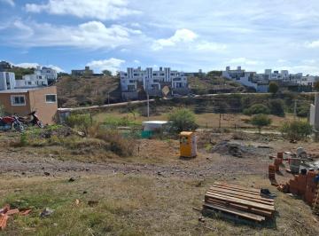Terreno · 907m² · Venta Lote en Zona Exclusiva Barrio Cuesta Colorada Apto 4 Duplex
