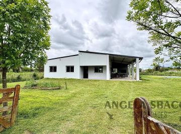 Quinta vacacional · 120m² · 4 Ambientes · 1 Cochera · Hermosa Casa Quinta en Barrio Parque El Zorzal.
