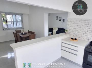 Casa · 120m² · 3 Ambientes · 1 Cochera · Casa 3 Amb, con Patio, Quincho y Garaje en Parque Luro