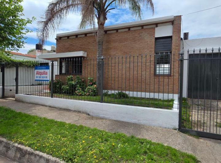 Casa · 100m² · 3 Ambientes · 1 Cochera