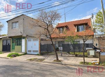 Casa · 162m² · 8 Ambientes · Complejo de Departamentos en B° Belgrano - Neuquén Capital