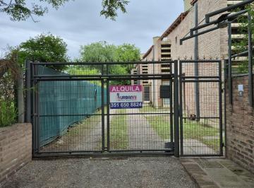 Casa · 110m² · 4 Ambientes · 3 Cocheras · Duplex en Complejo Privado 3 Dorm. en B° Urca