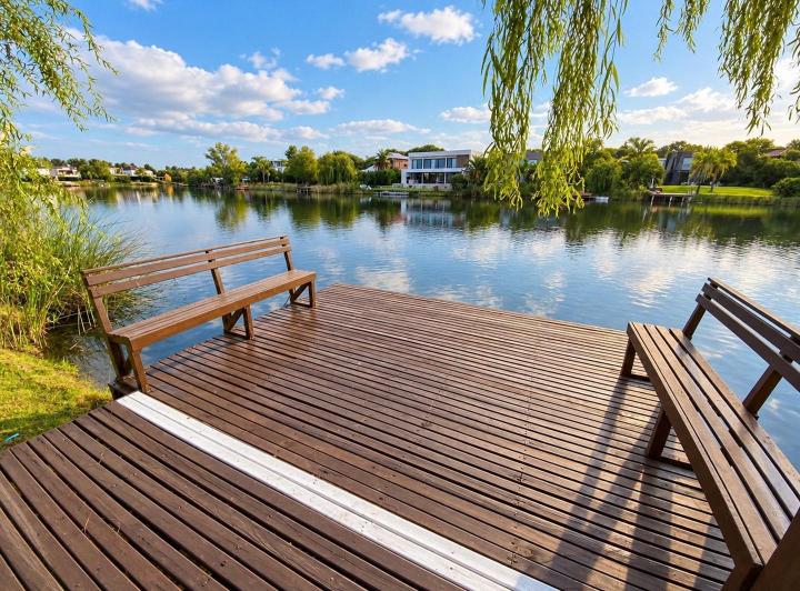 Casa · 230m² · 5 Ambientes · 1 Cochera