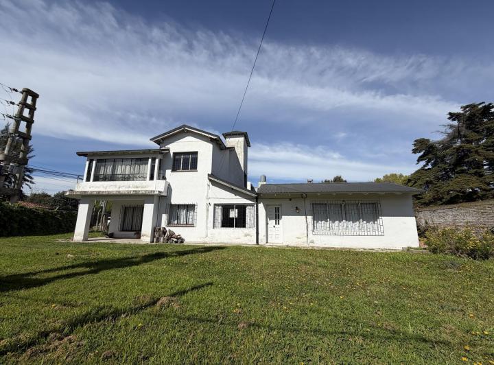 Casa · 500m² · 4 Ambientes · 1 Cochera