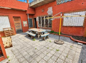 PH · 75m² · 5 Ambientes · PH en Lomas del Mirador