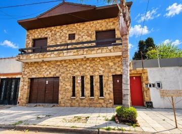 PH · 75m² · 4 Ambientes · PH en Lomas del Mirador
