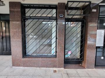 Local comercial de 1 ambiente, Parque Chacabuco · Local Comercial con Acceso Indep Desde La Vía Pública. Excelente Ubicación a m de Av Asamblea