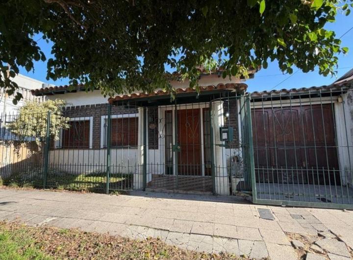 Casa · 125m² · 4 Ambientes · 1 Cochera