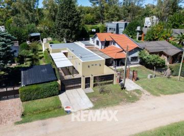 Casa · 113m² · 3 Ambientes · 2 Cocheras · Casa 3 Ambientes en Venta en Barrio Links Ezeiza
