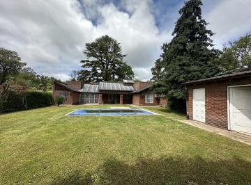 Casa · 800m² · 5 Ambientes · 1 Cochera · Casa en Alquiler en Gral Rodriguez