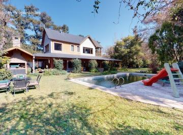 Casa · 220m² · 5 Ambientes · 2 Cocheras · Casa Alquiler Moreno 5 Ambientes Parque y Piscina