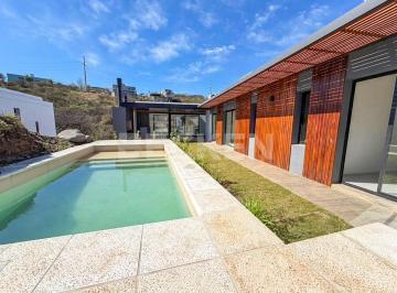 Casa · 311m² · 6 Ambientes · 2 Cocheras · Casa en Country La Deseada, La Calera