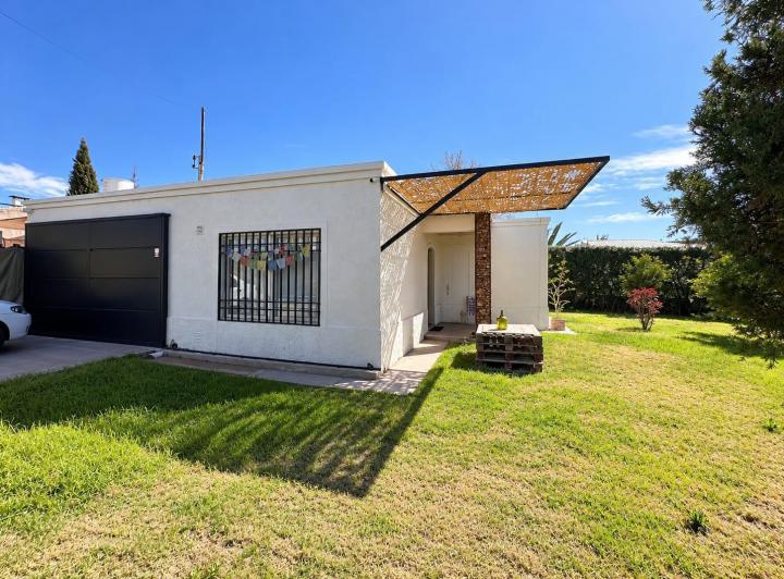 Casa · 132m² · 5 Ambientes · 2 Cocheras