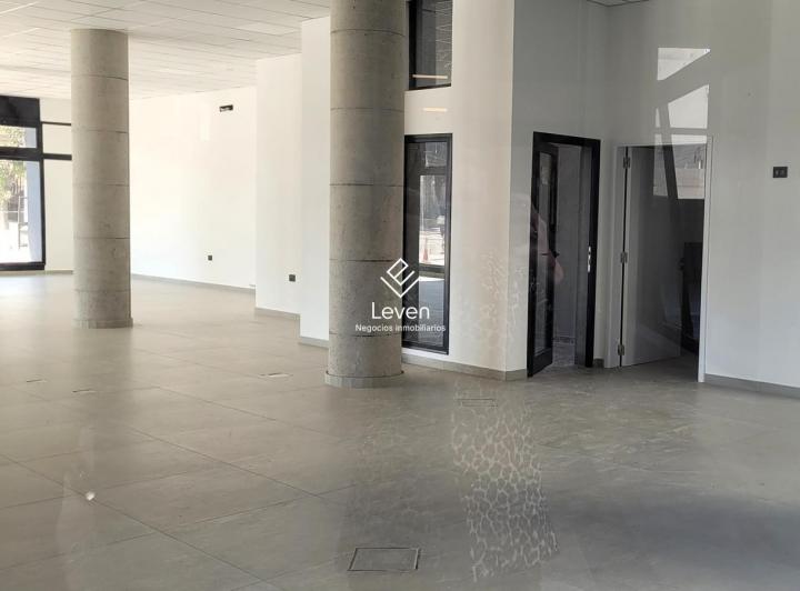 Local comercial · 200m² · 1 Ambiente