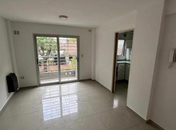 Departamento de 2 ambientes, Morón · Alquiler Depto. Semipiso de 2 Ambientes en 1° Piso con Balcón y Cochera – Morón