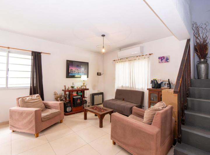 Casa · 360m² · 4 Ambientes · 2 Cocheras