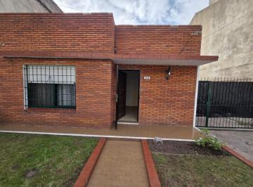 Casa · 101m² · 4 Ambientes · Alquiler Casa Solo Profesional