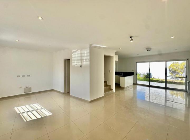 Casa · 155m² · 4 Ambientes · 1 Cochera