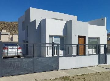 Casa de 3 ambientes, Comodoro Rivadavia · Venta Casa Km 4 - Comodoro Rivadavia