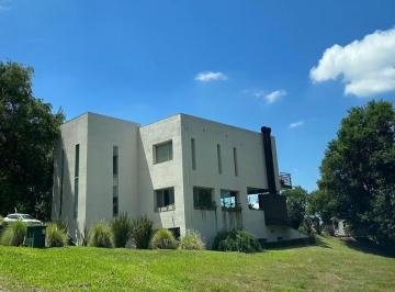 Casa de 9 ambientes, Yerba Buena · Casa Premium en Country Las Yungas - 3 Dorm. + Dependencia de Servicio