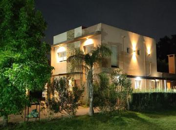 Casa · 672m² · 4 Ambientes · 2 Cocheras · Casa en Alquiler Temporal en Barrio Cerrado - Gran Roble|san Miguel