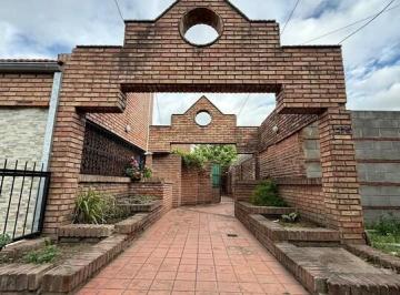 Casa · 40m² · 4 Ambientes · Casa en PH en Bajo Palermo. 2 Dorm. 1 Escr. Asador y Jardín