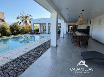 Casa · 400m² · 10 Ambientes · Casa en Salta