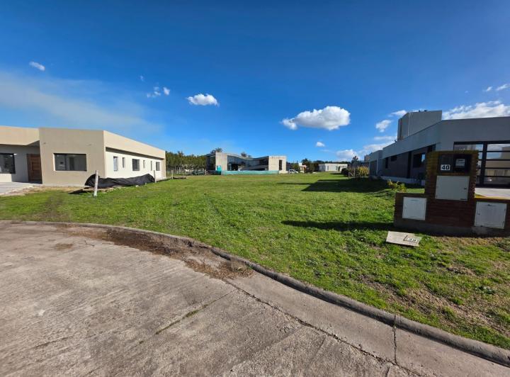 Terreno · 672m²