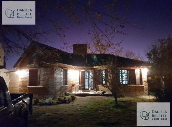 Casa · 180m² · 3 Dormitorios · 2 Cocheras