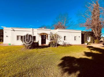 Casa · 130m² · 4 Ambientes · Casa en Venta en Chacras de Murray/la Legua - Urdapilleta Propiedades