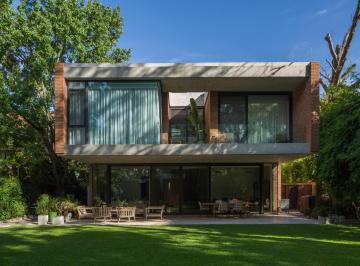 Casa · 507m² · 6 Ambientes · 7 Cocheras · Excelente Casa en Venta en San Isidro Chico - Arquitectura y Modernidad - Zona de Privilegio