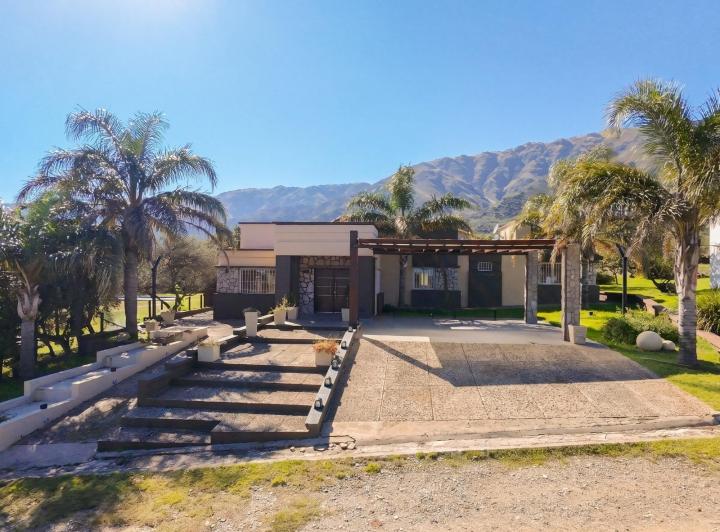 Casa · 128m² · 5 Ambientes · 1 Cochera