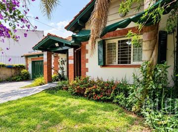 Casa · 255m² · 3 Dormitorios · 4 Cocheras · Casa en Venta con Espacio Profesional en Temperley