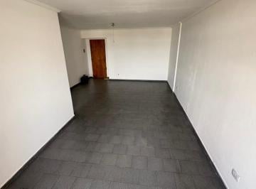 Foto · Departamento con 3 Dorm. y Balcon