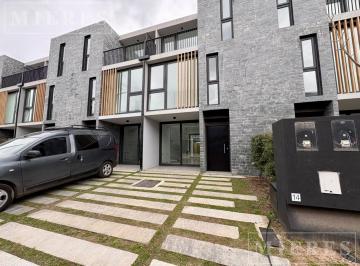 Casa · 128m² · 4 Ambientes · 1 Cochera · Triplex en Alquiler - Sunny